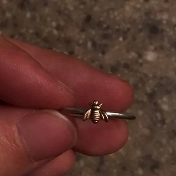 Bee ring - Picture 2 of 3